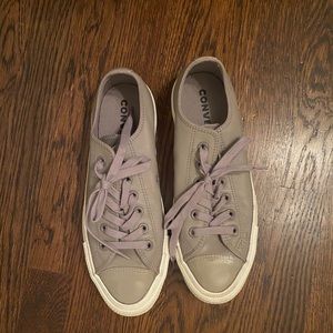 Tan leather converse all star sneaker!